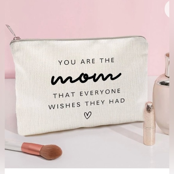 Best Mom Ever Bag, Cosmetic Bag, Makeup Organizer - Picture 2 of 3